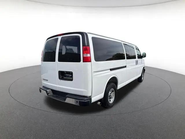 2025 Chevrolet Express Passenger RWD 3500 Extended Wheelbase LT