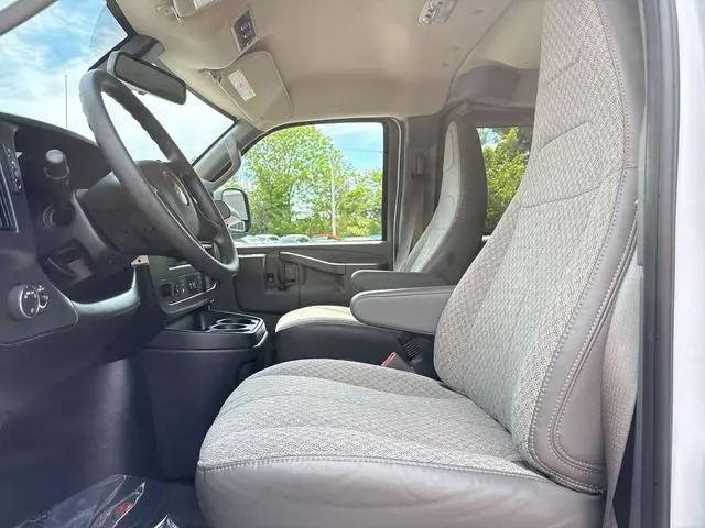 2025 Chevrolet Express Passenger RWD 3500 Extended Wheelbase LT