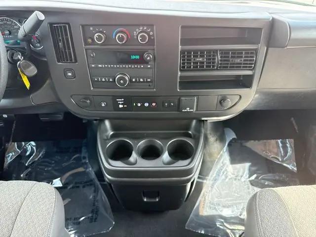 2025 Chevrolet Express Passenger RWD 3500 Extended Wheelbase LT