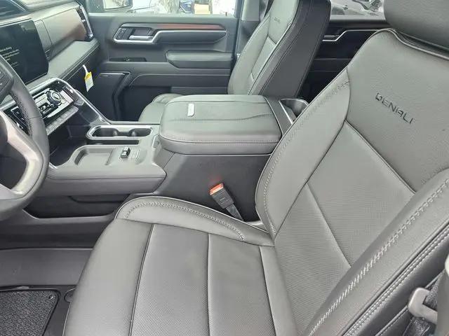 2026 GMC Sierra 2500HD Crew Cab, Standard Bed, Denali, 4WD