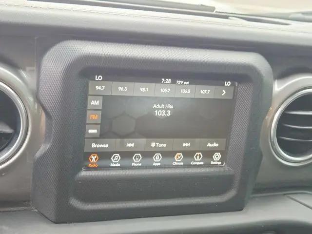 2020 Jeep Wrangler Sahara 4x4