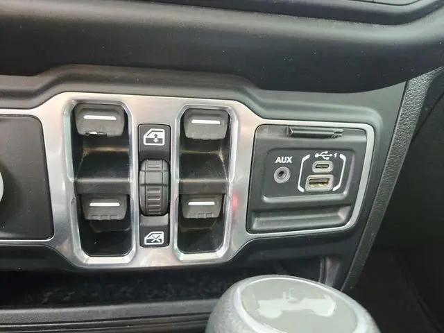 2020 Jeep Wrangler Sahara 4x4