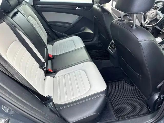 2014 Volkswagen Passat 1.8T Sport