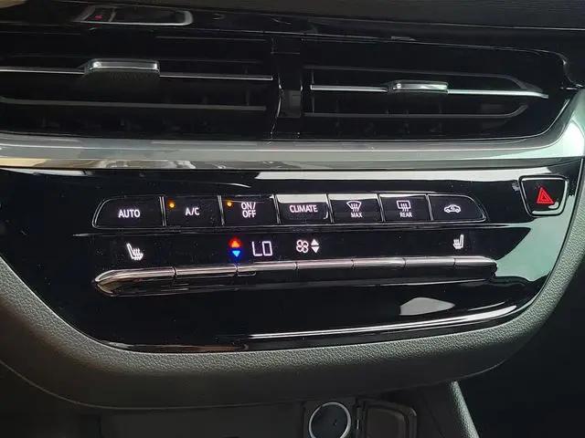 2026 Buick NV Avenir FWD