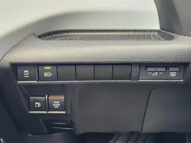 2025 Toyota Sienna LE