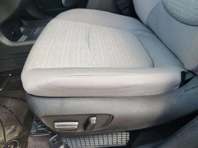 2025 Toyota Sienna LE