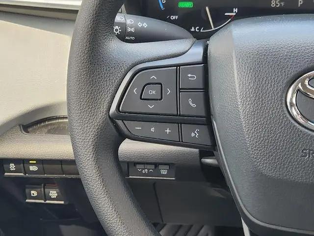 2025 Toyota Sienna LE