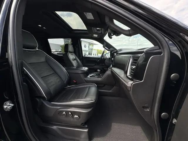 2022 GMC Sierra 1500 4WD Crew Cab Short Box AT4X