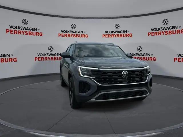 2026 Volkswagen Atlas Cross Sport SE with Technology