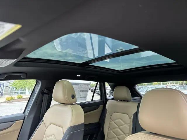 2026 Volkswagen Atlas Cross Sport SE with Technology