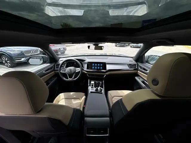 2026 Volkswagen Atlas Cross Sport SE with Technology