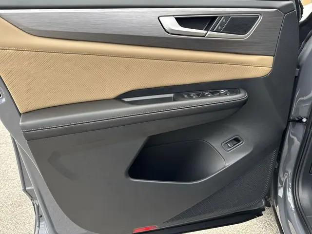 2026 Volkswagen Atlas Cross Sport SE with Technology