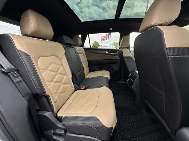 2026 Volkswagen Atlas Cross Sport SE with Technology