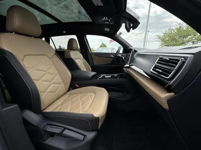 2026 Volkswagen Atlas Cross Sport SE with Technology