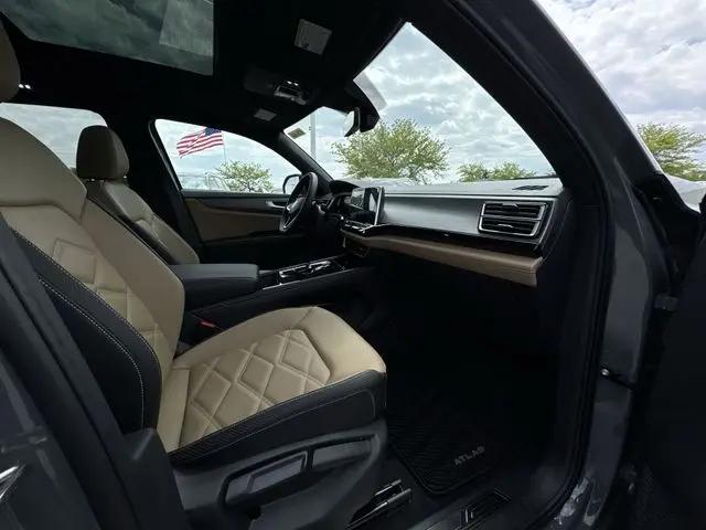 2026 Volkswagen Atlas Cross Sport SE with Technology