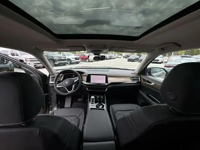 2026 Volkswagen Atlas SE with Technology