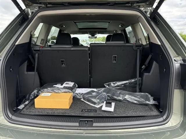 2026 Volkswagen Atlas SE with Technology