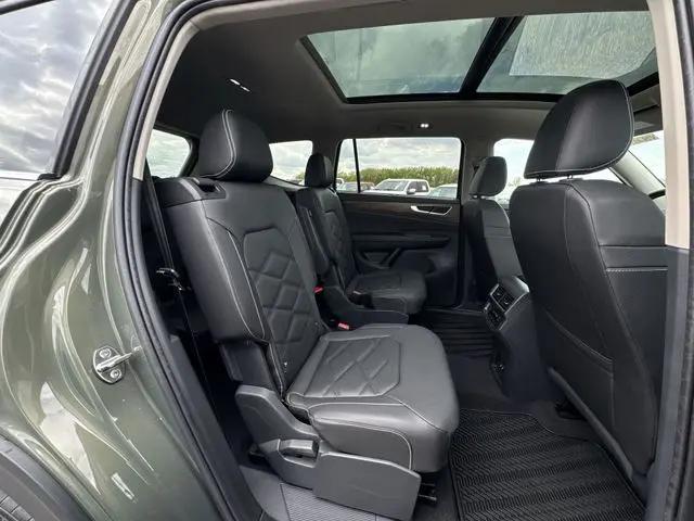 2026 Volkswagen Atlas SE with Technology