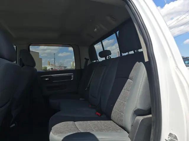 2017 Ram 1500 Big Horn Crew Cab 4x4 5'7" Box