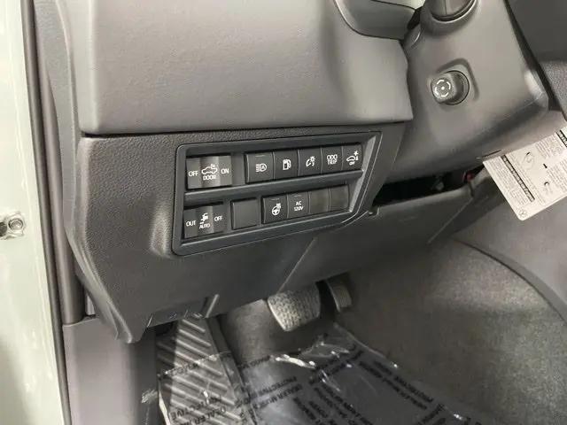 2026 Toyota Tundra Platinum Hybrid CrewMax 5.5' Bed