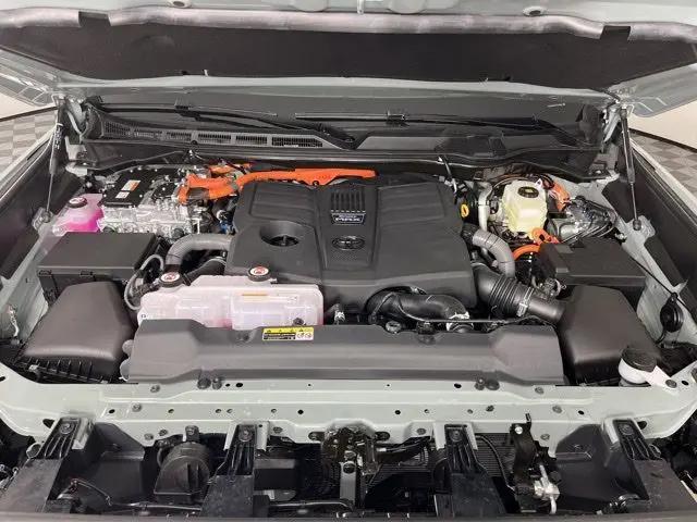 2026 Toyota Tundra Platinum Hybrid CrewMax 5.5' Bed