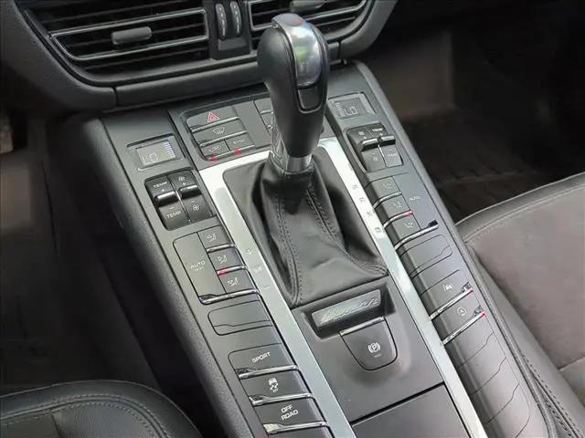 2020 Porsche Macan Macan
