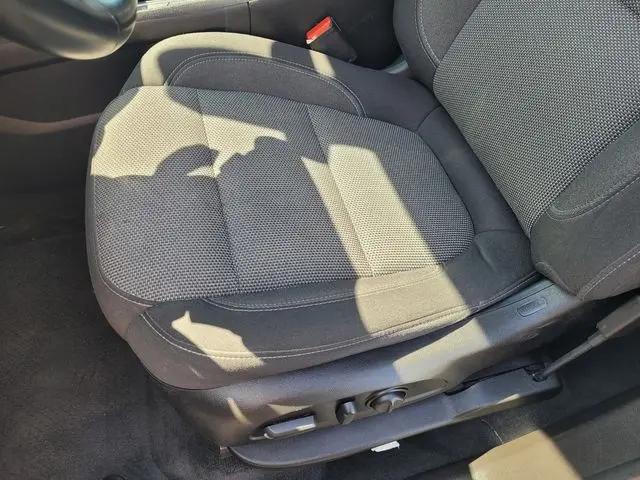 2023 Chevrolet Traverse AWD LT Cloth