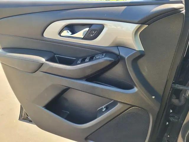 2023 Chevrolet Traverse AWD LT Cloth