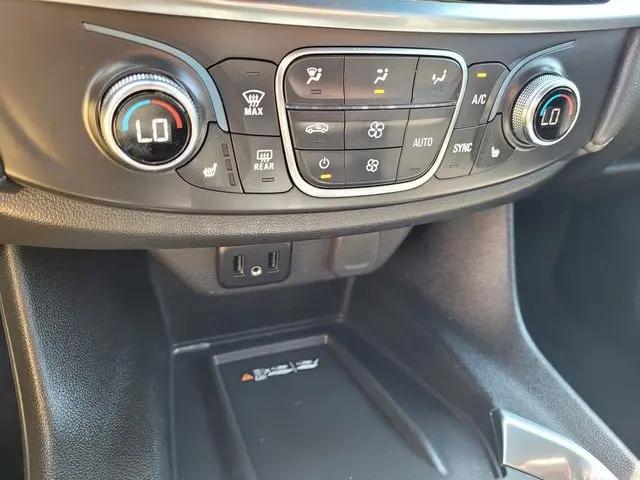 2023 Chevrolet Traverse AWD LT Cloth