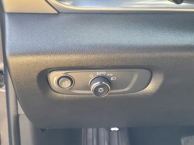 2023 Chevrolet Traverse AWD LT Cloth