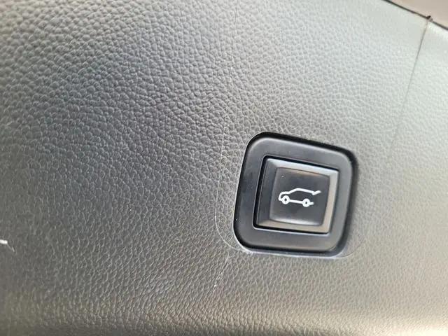 2023 Chevrolet Traverse AWD LT Cloth