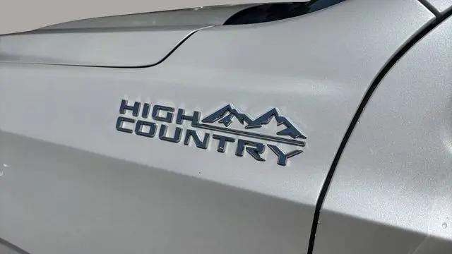 2024 Chevrolet Suburban 4WD High Country