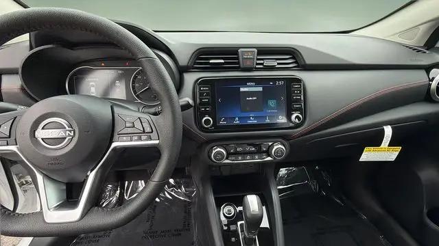 2025 Nissan Versa 1.6 SR