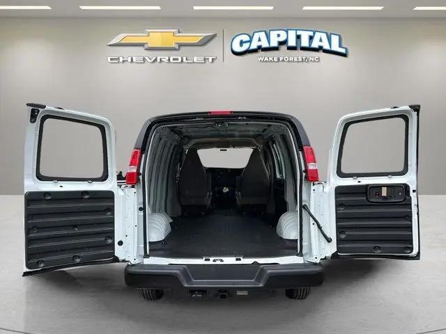2026 Chevrolet Express Cargo Van 2500 Regular Wheelbase, WT, RWD