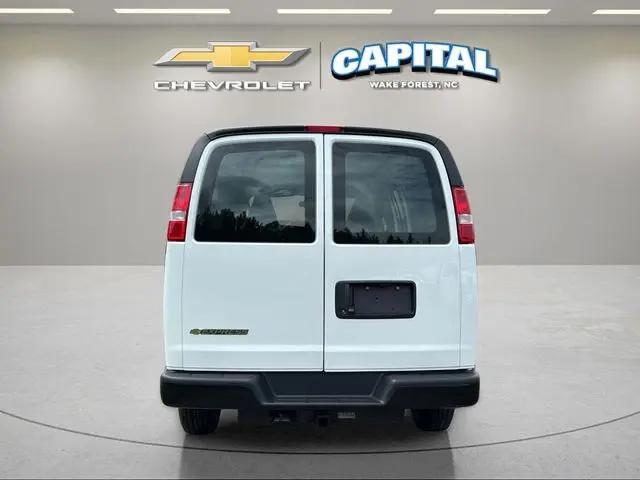 2026 Chevrolet Express Cargo Van 2500 Regular Wheelbase, WT, RWD
