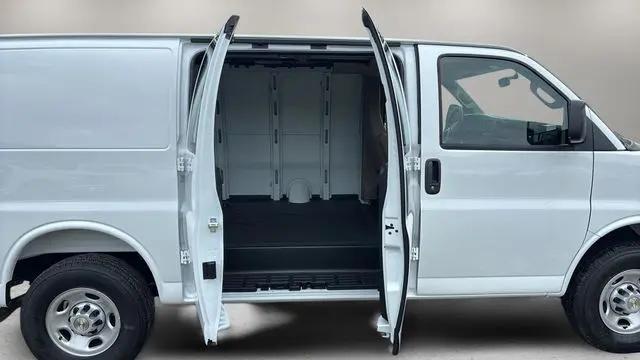 2026 Chevrolet Express Cargo Van 2500 Regular Wheelbase, WT, RWD