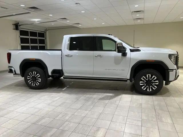 2026 GMC Sierra 2500HD Crew Cab, Standard Bed, Denali Ultimate, 4WD