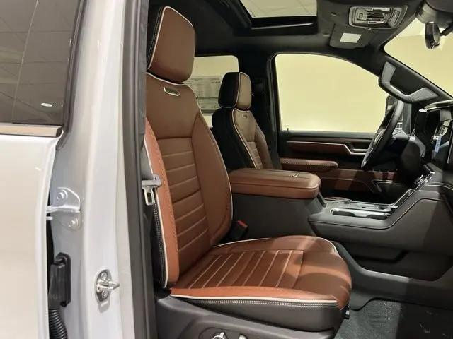 2026 GMC Sierra 2500HD Crew Cab, Standard Bed, Denali Ultimate, 4WD