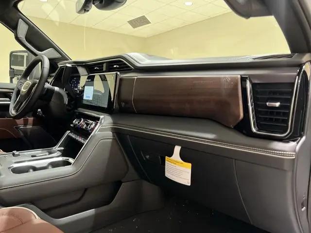 2026 GMC Sierra 2500HD Crew Cab, Standard Bed, Denali Ultimate, 4WD