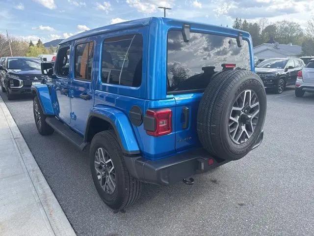 2026 Jeep Wrangler 4-Door Sahara 4x4