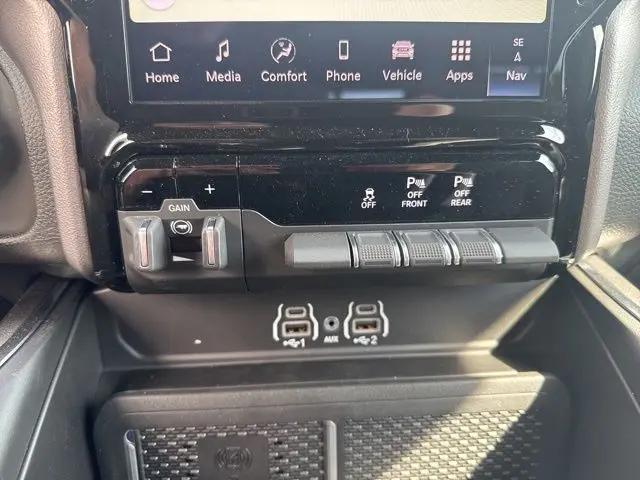 2026 Ram 1500 Big Horn Crew Cab 4x4 5'7" Box