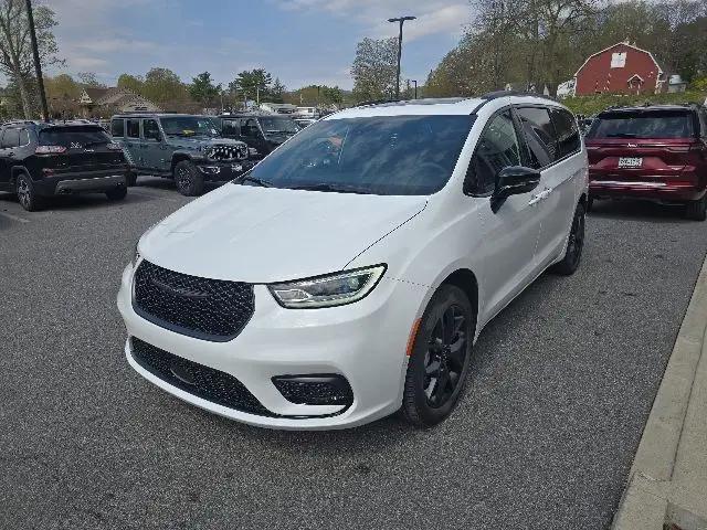 2026 Chrysler Pacifica Limited AWD
