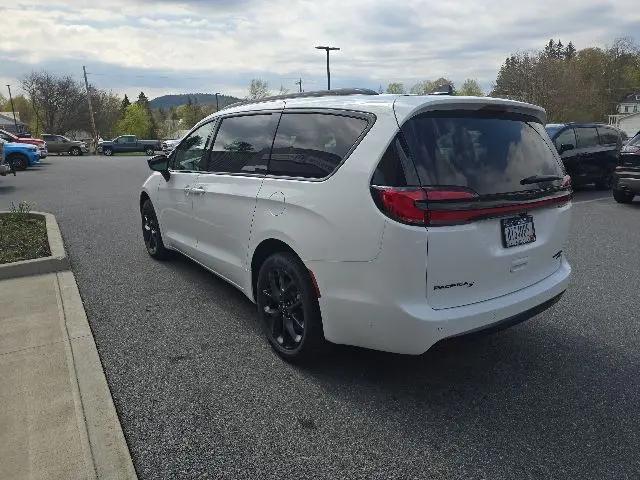 2026 Chrysler Pacifica Limited AWD