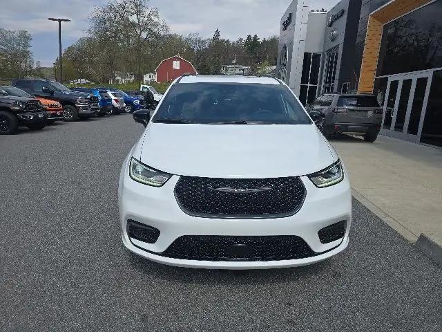 2026 Chrysler Pacifica Limited AWD