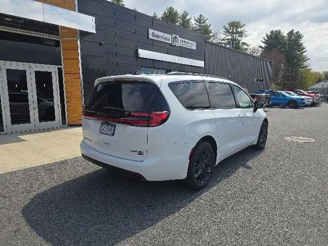 2026 Chrysler Pacifica Limited AWD