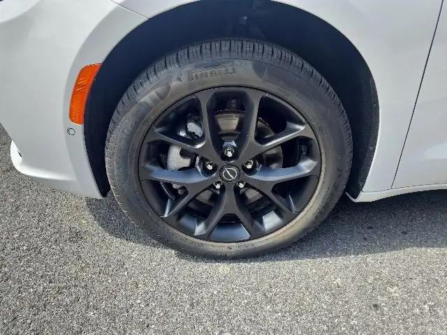 2026 Chrysler Pacifica Limited AWD