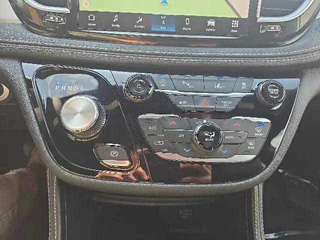 2026 Chrysler Pacifica Limited AWD