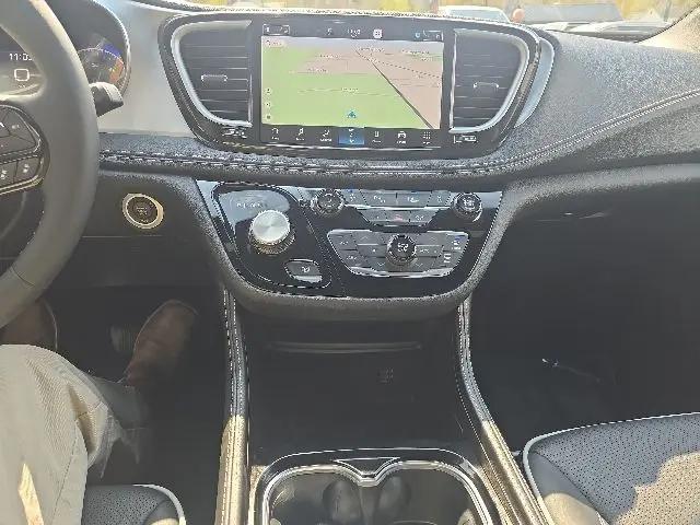 2026 Chrysler Pacifica Limited AWD