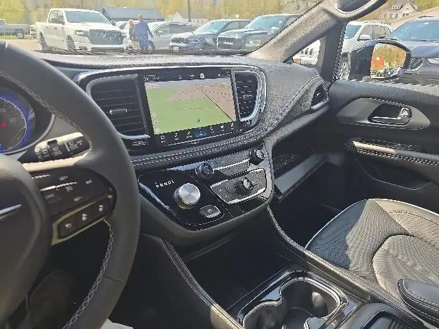 2026 Chrysler Pacifica Limited AWD