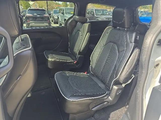 2026 Chrysler Pacifica Limited AWD